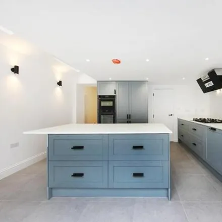 Image 2 - Bellamy Street, London, SW12 8BS, United Kingdom - Townhouse for rent