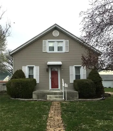 Buy this 3 bed house on 639 East Washington Avenue in Greenville, IL 62246