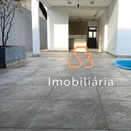 Buy this 4 bed house on Rua Jerônima Lucas Barros in Segismundo Pereira, Uberlândia - MG