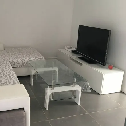 Rent this 2 bed house on Quartier de Semi Liberté La Valette du Var in Avenue de l'Université, 83160 La Valette-du-Var