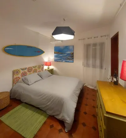 Rent this 3 bed room on Moby Dick Lounge in Avenida de Nossa Senhora da Assunção, 2755-296 Cascais