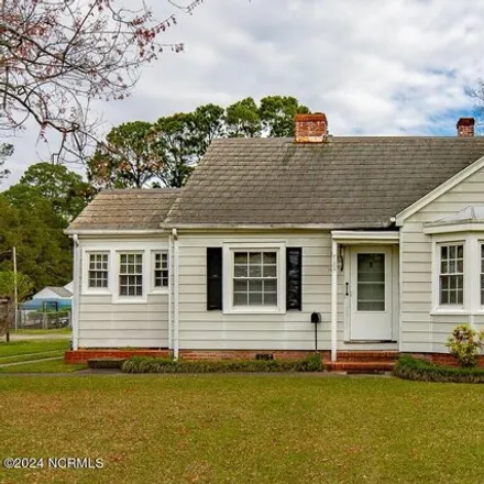 Buy this 2 bed house on 1904 Wilson Street in DeGraffenried Park, New Bern