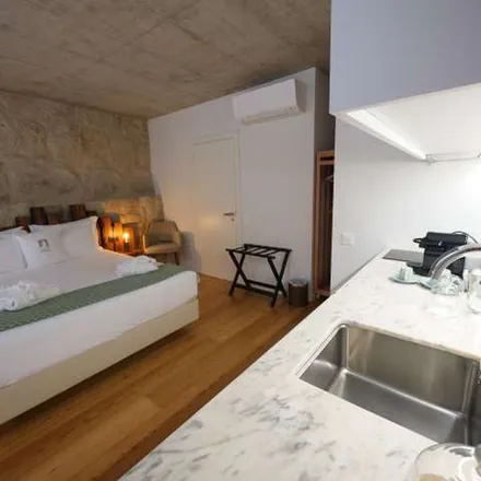 Rent this 1 bed apartment on Miragaia in Rua Nova da Alfândega, 4050-388 Porto
