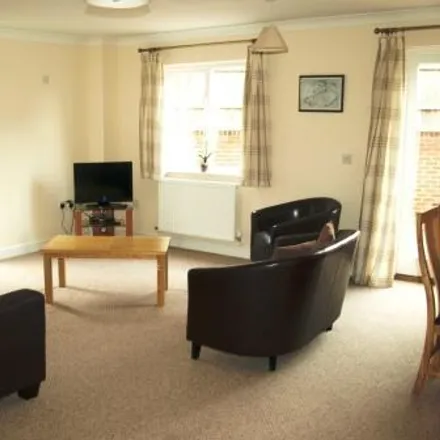 Image 3 - Wiltshire Crescent, Royal Wootton Bassett, SN4 7PB, United Kingdom - House for rent
