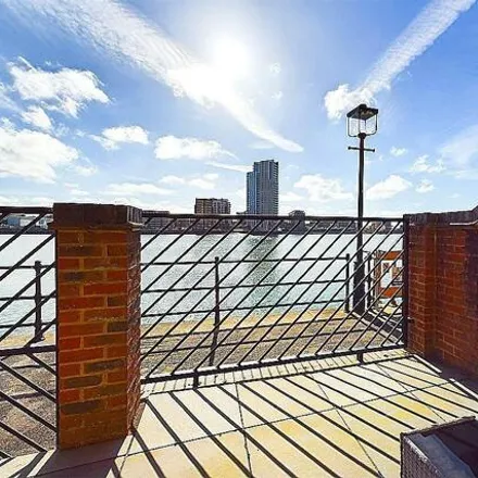 Image 6 - Moorhead Court, Channel Way, Southampton, SO14 3TG, United Kingdom - Townhouse for sale
