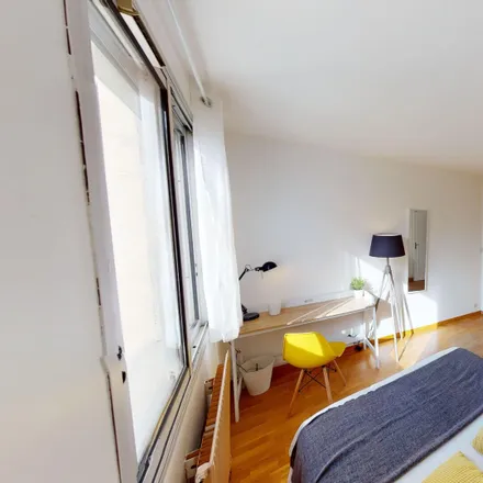 Rent this 4 bed room on 112 Rue Jean Vallier