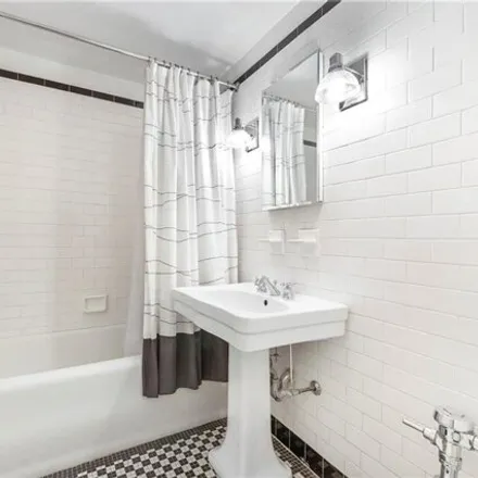 Image 6 - 400 West 24th Street, New York, NY 10011, USA - Apartment for sale