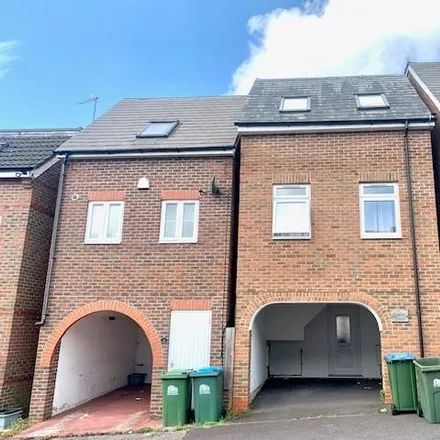 Image 1 - 7 Cedar Road, Bevois Mount, Southampton, SO14 6HJ, United Kingdom - Townhouse for rent