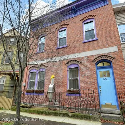 Image 2 - 537 Van Duzer St, New York, 10304 - House for sale