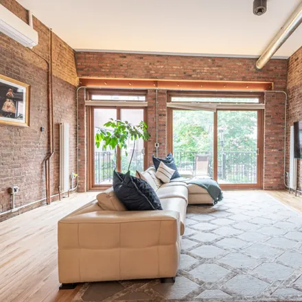 Rent this 3 bed apartment on Future Leaders Institute in West 121st Street, New York
