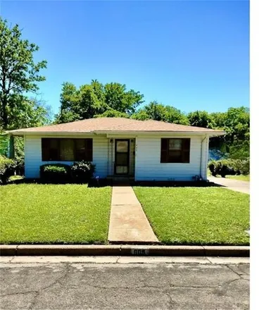 Buy this 3 bed house on 919 Carver Avenue in Waco, TX 76704