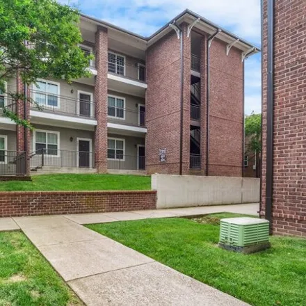 Buy this 1 bed condo on 816 Hillview Heights in Nashville-Davidson, TN 37204