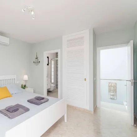Rent this 4 bed house on Playa Blanca in Avenida marítima, 35580 Yaiza