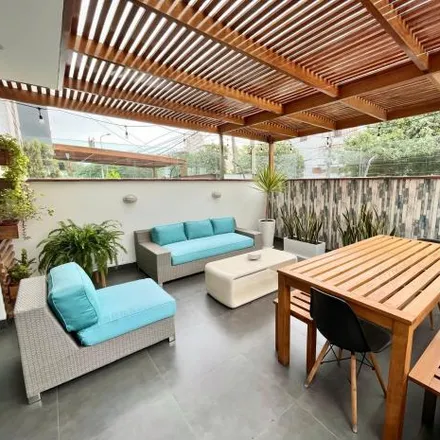 Buy this studio apartment on Avenida Coronel Reynaldo Vivanco in Santiago de Surco, Lima Metropolitan Area 51132
