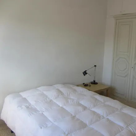 Rent this 3 bed apartment on Farmàcia Costa in Carretera de Collblanc, 75