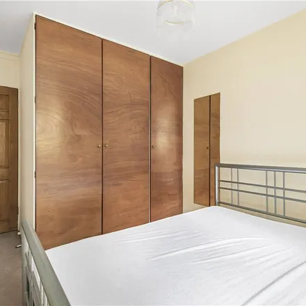 Image 4 - Upper Richmond Road, London, SW15 1TE, United Kingdom - Apartment for rent