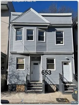 Buy this 7 bed house on 653 South 19th Street in Newark, NJ 07103