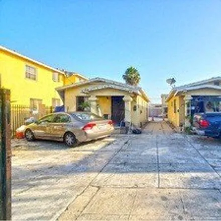 Image 2 - West 68th Street, Los Angeles, CA 90044, USA - House for sale