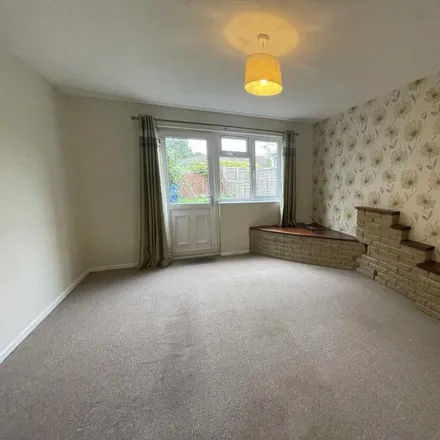 Image 2 - Meadow Close, Aylesbury, HP20 1XH, United Kingdom - Townhouse for rent