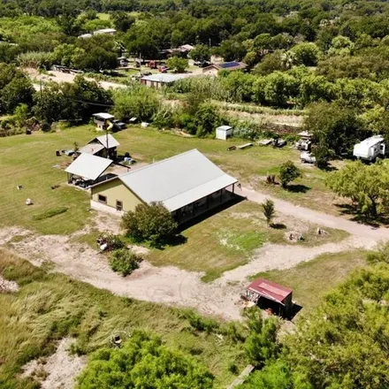 Image 5 - 342 Amistad Avenue East, Quemado, Maverick County, TX 78877, USA - House for sale