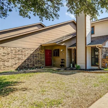 Buy this studio townhouse on 21 Gittiban Place in Pantego, Tarrant County
