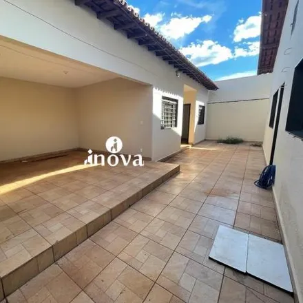 Buy this 6 bed house on Avenida do Pau Brasil in Vila Olímpica, Uberaba - MG
