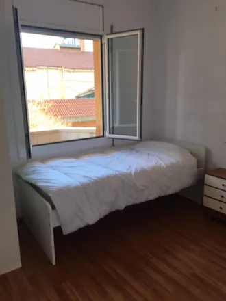 Rent this 3 bed room on Carrer del Consell de Cent in 113, 115