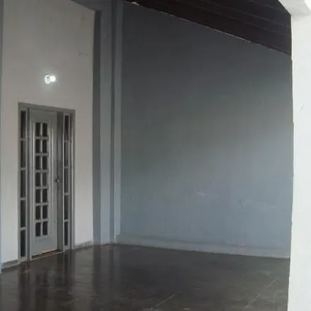 Rent this 3 bed house on Avenida Benjamim Constant in Jardim Universitário, Cuiabá - MT