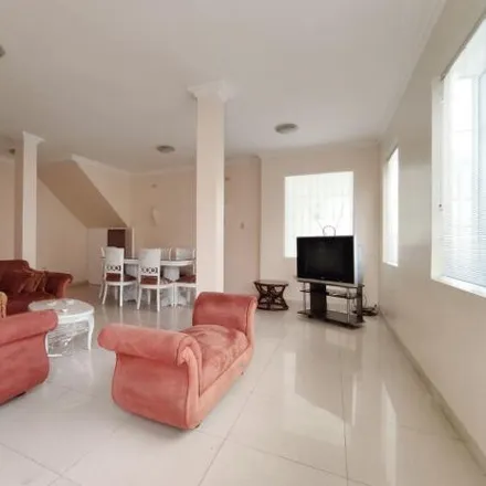 Rent this 4 bed apartment on 2 Peatonal 27 NO in 090909, Guayaquil