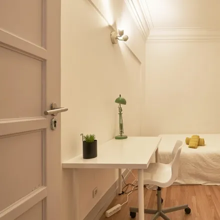 Rent this 13 bed room on Comedouro in Rua Joaquim António de Aguiar, 1269-133 Lisbon