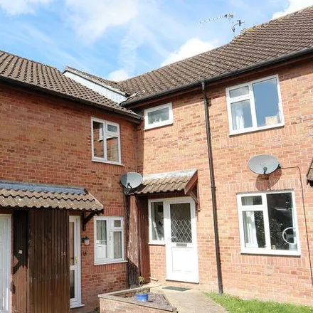 Rent this 3 bed townhouse on Centurion Close in Chippenham, SN15 3TQ