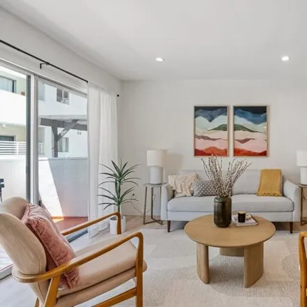 Image 4 - 960 Larrabee Street, West Hollywood, CA 90069, USA - Condo for sale