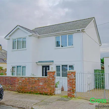 Rent this 3 bed duplex on 47 Beaconfield Road in Plymouth, PL2 3LD