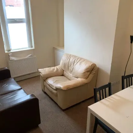 Rent this 2 bed apartment on Donegall Avenue in Belfast, BT12 6LS