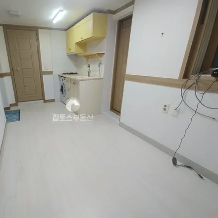 Rent this studio apartment on 서울특별시 광진구 화양동 45-46