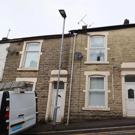 Rent this 3 bed townhouse on Snape Street in Darwen, BB3 1EJ