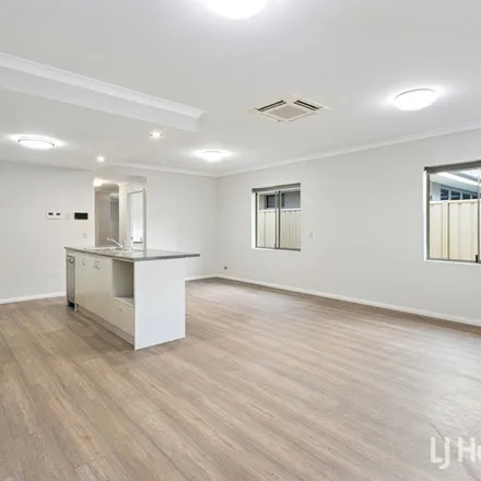 Image 2 - Francis Street, South Bunbury WA 6230, Australia - Apartment for rent
