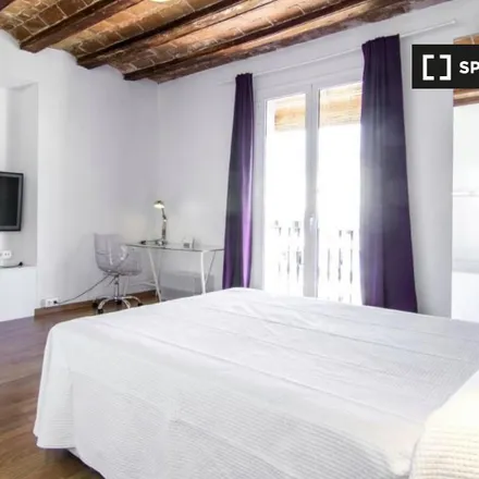 Rent this 3 bed room on Carrer del Marquès de Barberà in 7, 08001 Barcelona