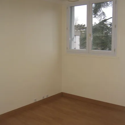 Rent this 3 bed apartment on 36 bis Rue du Général de Gaulle in 45650 Saint-Jean-le-Blanc, France