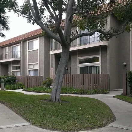 Rent this 1 bed townhouse on 7866 Hummingbird Lane in San Diego, CA 92123