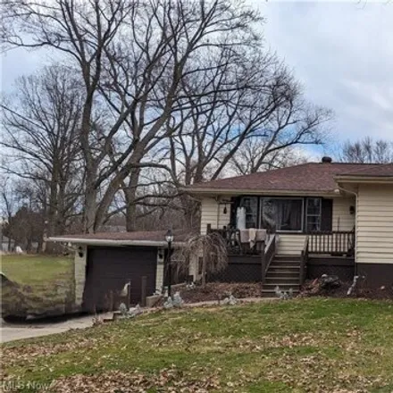 Buy this 6 bed house on 6248 Lucas Avenue in Ashtabula County, OH 44004