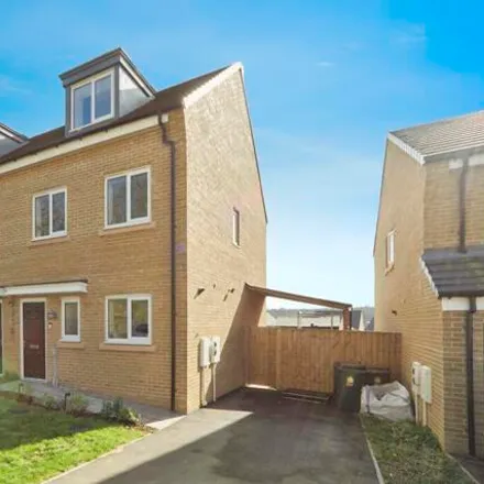 Buy this 3 bed duplex on unnamed road in Bradford, BD2 1FN