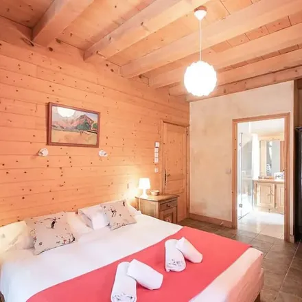 Rent this 6 bed house on Chamonix Mont-Blanc in Passage du Temple, 74400 Chamonix-Mont-Blanc
