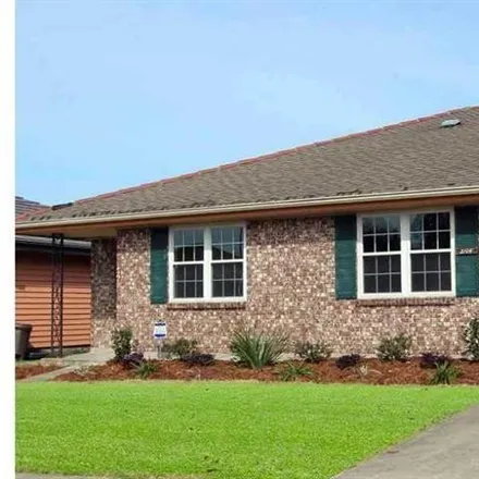 Rent this 3 bed house on 3101 Neyrey Drive in Metairie, LA 70002