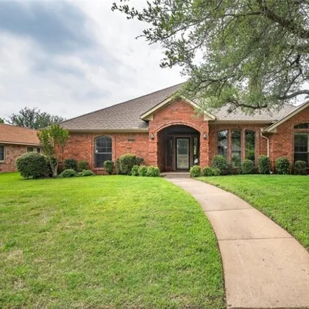 Buy this 3 bed house on 1322 Wagon Wheel Road in Garland, TX 75040