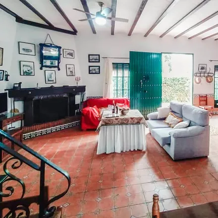 Rent this 3 bed house on Los Palacios in Calle el Parres, 03078 Formentera del Segura