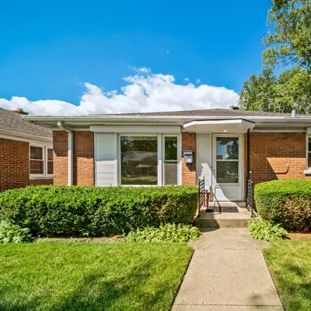 Buy this 2 bed house on 8944 Mansfield Avenue in Morton Grove, Niles Township
