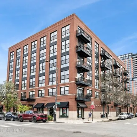 Buy this 2 bed condo on 1260 West Washington Boulevard in Chicago, IL 60607
