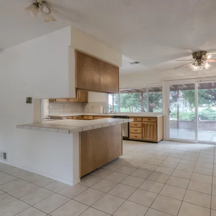 Image 6 - 3605 Yosemite Drive Northeast, Tramway Highpoint (HOA), Albuquerque, NM 87111, USA - House for sale