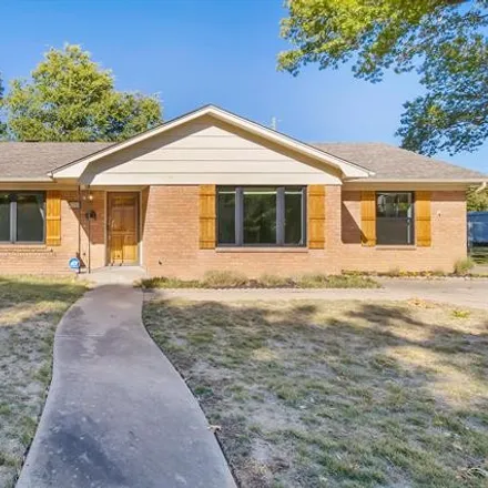 Buy this 3 bed house on 1715 East 56th Street in Tulsa, OK 74105